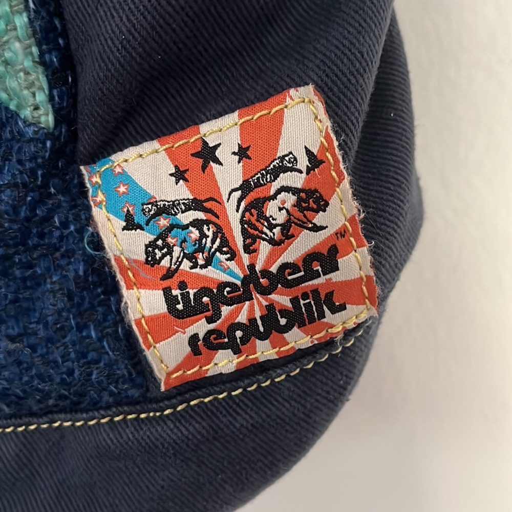 Canvas Backpack - Picture 2 of 5